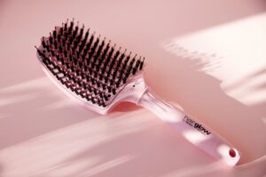 Meow Brush - odporna szczotka stylizacyjna z miękkimi kulkami i antypoślizgowym uchwytem